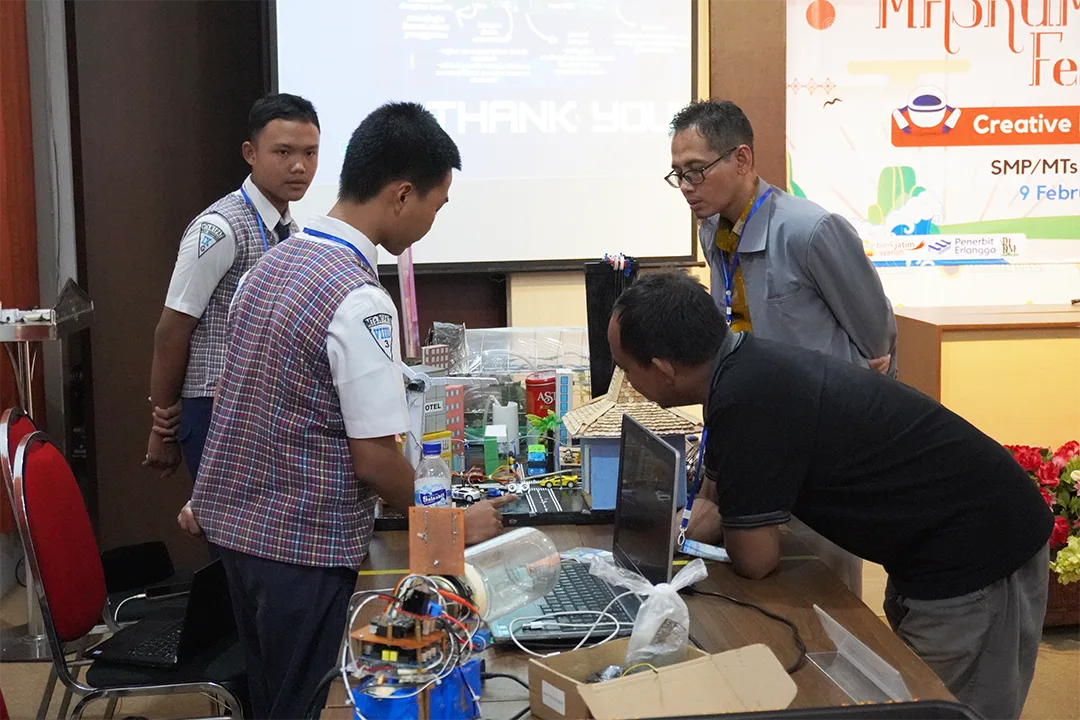 Maskumambang Creative Robot Competition