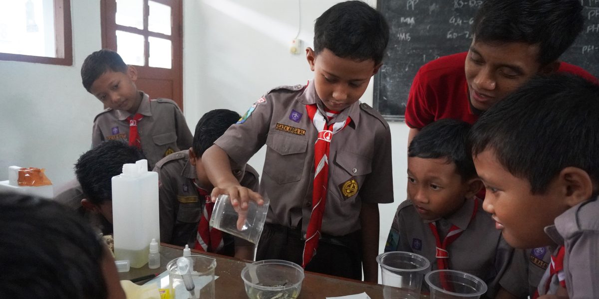 Praktek IPA MI YKUI Maskumambang