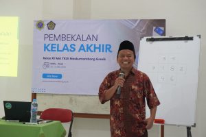 Pembekalan Kelas 12 MA YKUI Maskumambang