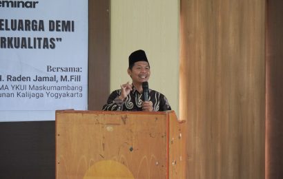 Pembagian rapor dan seminar SMK Maskumambang