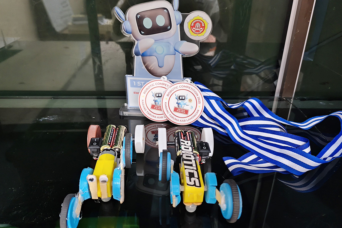 Tim Robotic MI YKUI Maskumambang