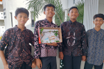 Belajar Report Text MTs YKUI Maskumambang