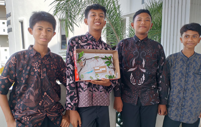 Belajar Report Text MTs YKUI Maskumambang