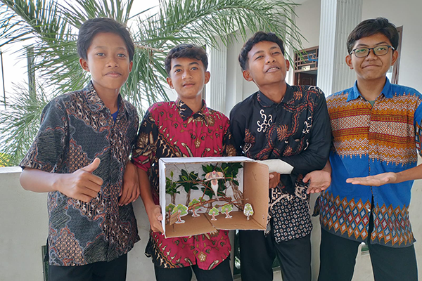 Belajar Report Text MTs YKUI Maskumambang