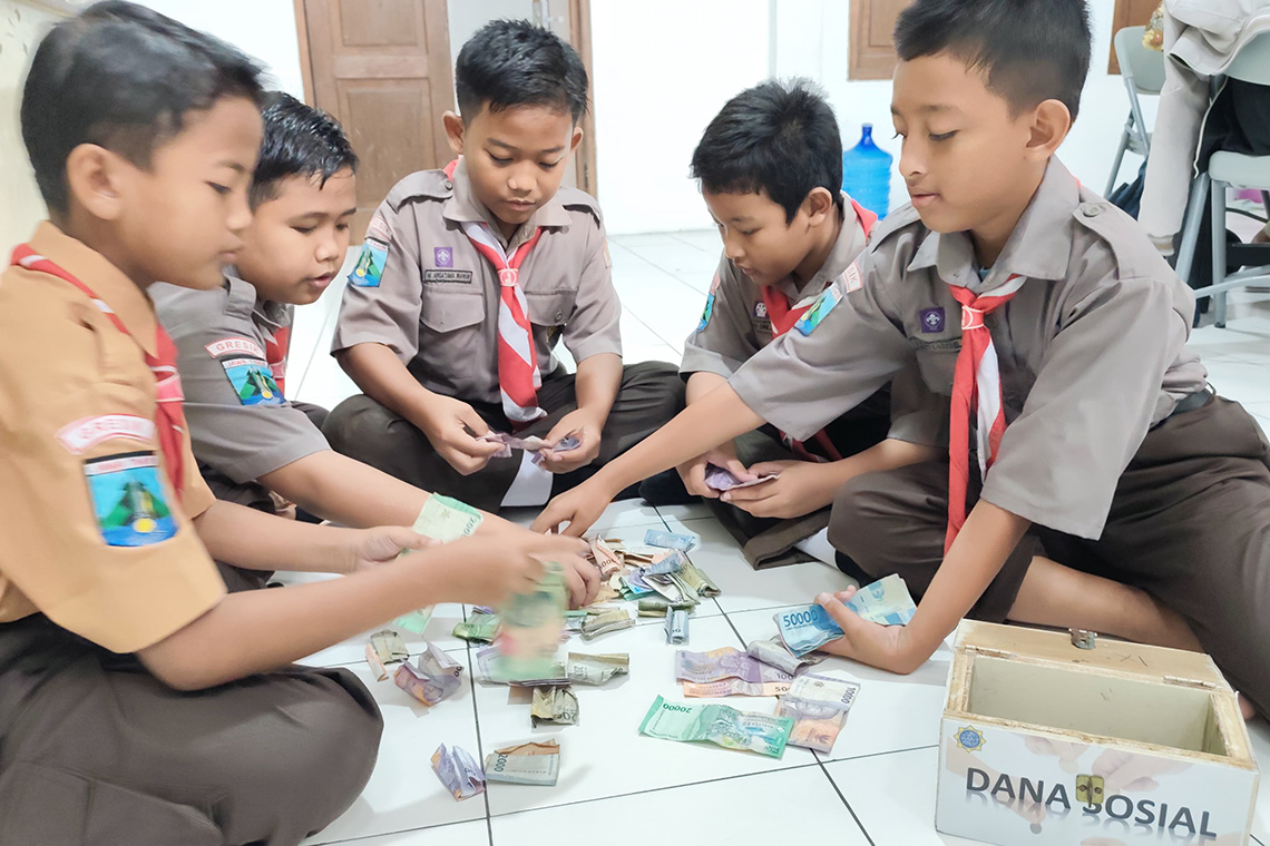 Aksi Galang Dana IPRA Junior MI YKUI Maskumambang