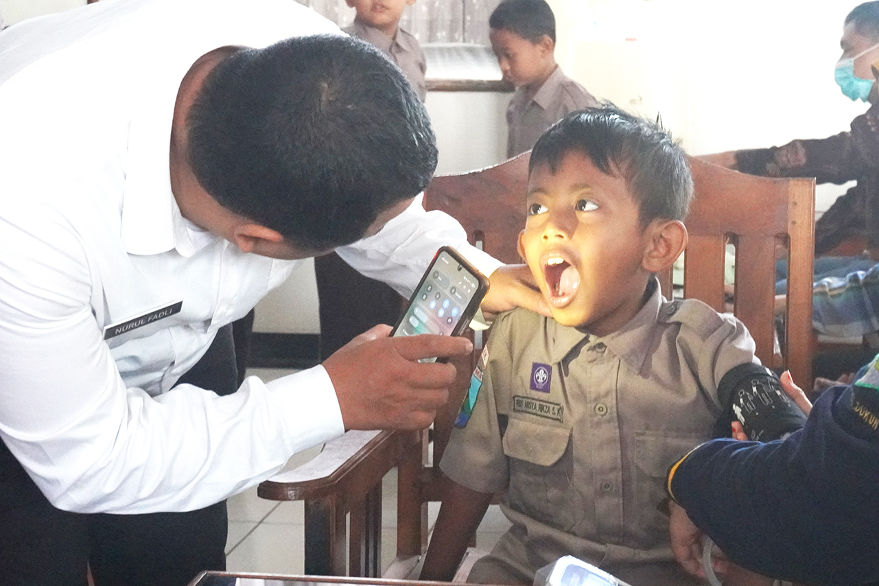 Pemeriksaan Kesehatan Gratis (PKG) Puskesmas Dukun di MI YKUI Maskumambang