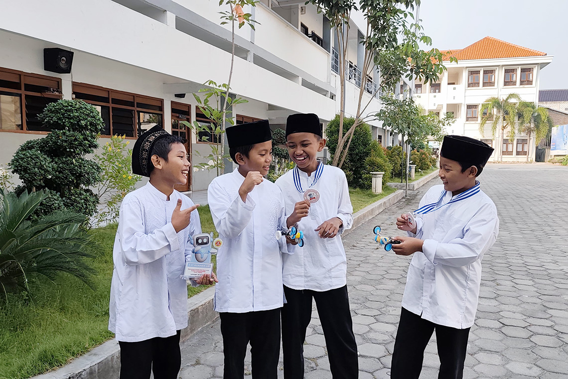 Tim Robotic MI YKUI Maskumambang