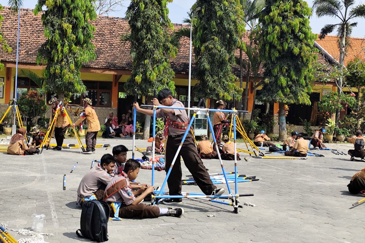MTs YKUI Maskumambang juara dalam Galaksi Pramuka 2025