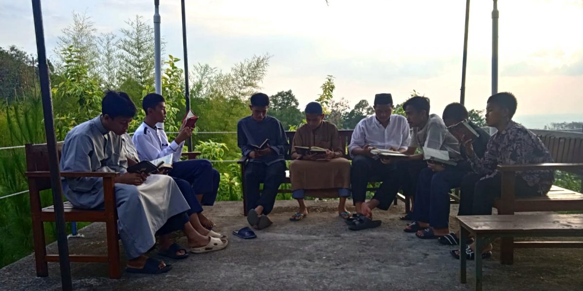 Santri Progresif Pondok Pesantren Maskumambang