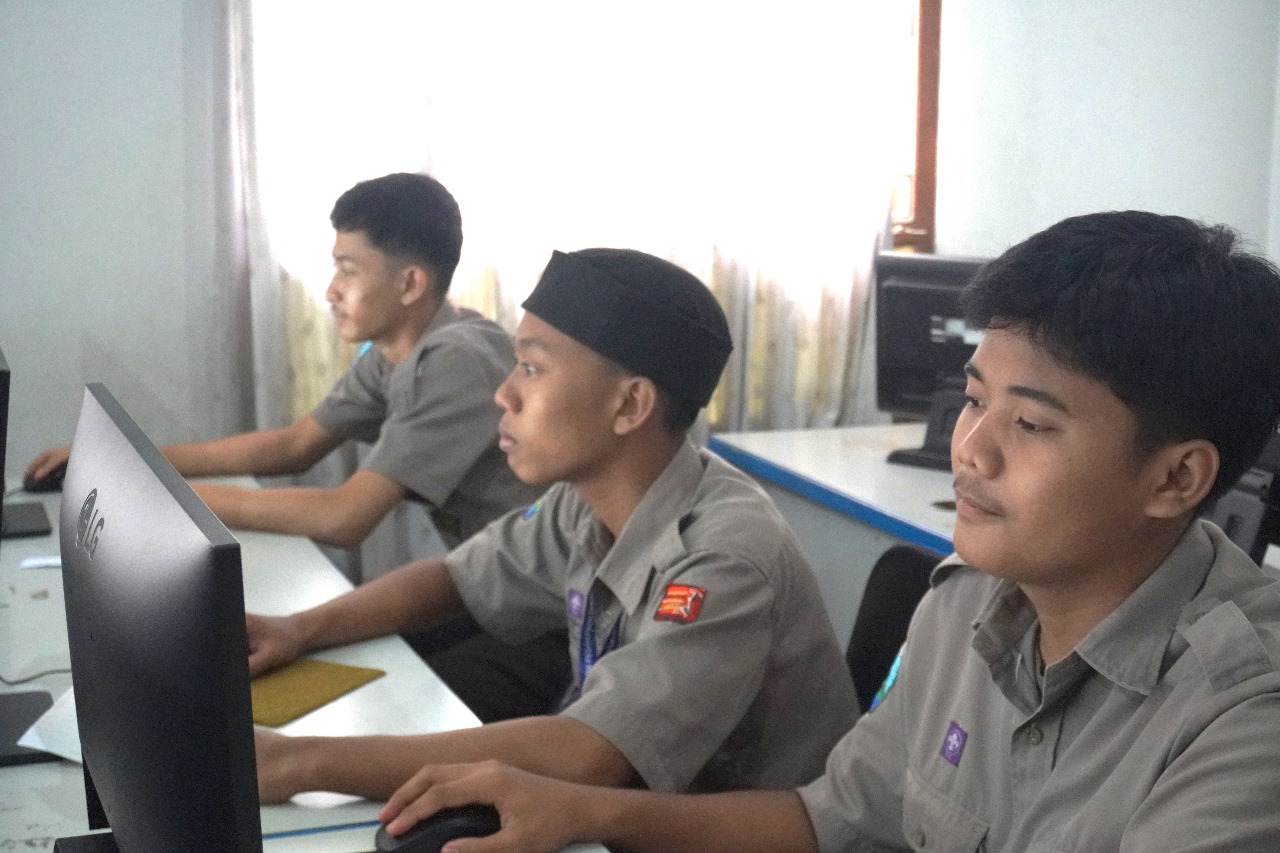 Try out TKA santri kelas 12 MA YKUI Maskumambang