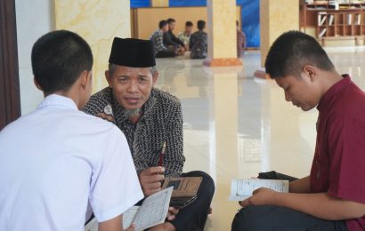 Santri Pondok Pesantren Maskumambang