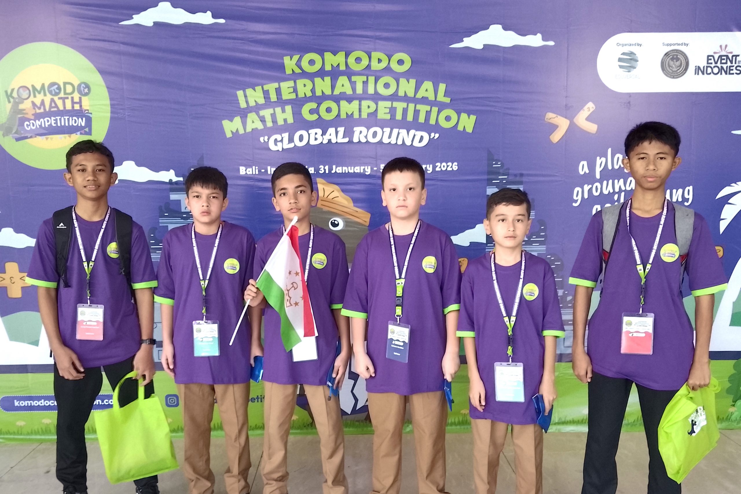 Math Team MTs YKUI Maskumambang Wakili Indonesia pada Global Round Komodo International Math Competition