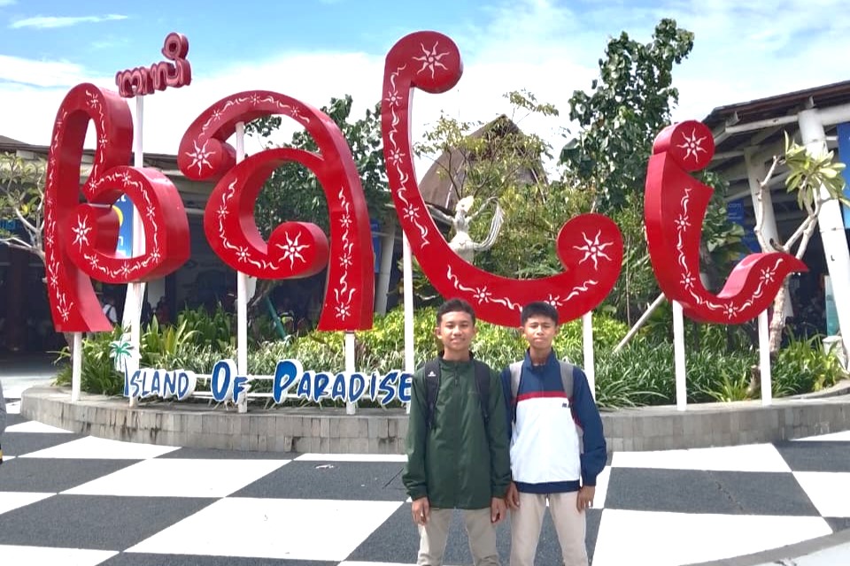 Math Team MTs YKUI Maskumambang Wakili Indonesia pada Global Round Komodo International Math Competition