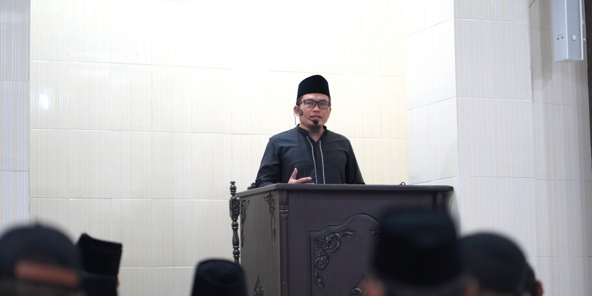 Pengasuh Pondok Pesantren Maskumambang, KH. Nidlol Masyhud, Lc., Dpl.