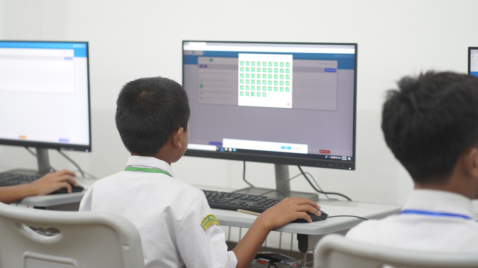Ujian Bersama Berbasis Komputer YKUI Pondok Pesantren Maskumambang