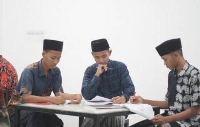 Ujian Akhir Semester Pondok Pesantren Maskumambang